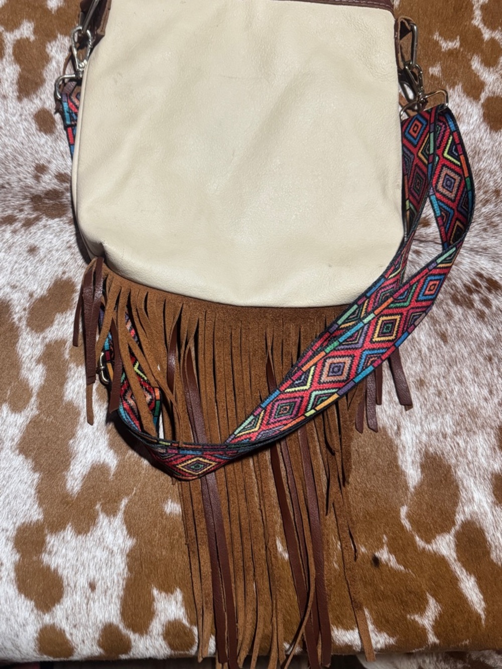 Real Leather~Fringed Boho Crossbody Bag in Cream and Brown - Picture 3 of 6